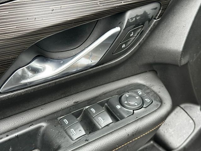 Used 2018 GMC Terrain SLT image 13