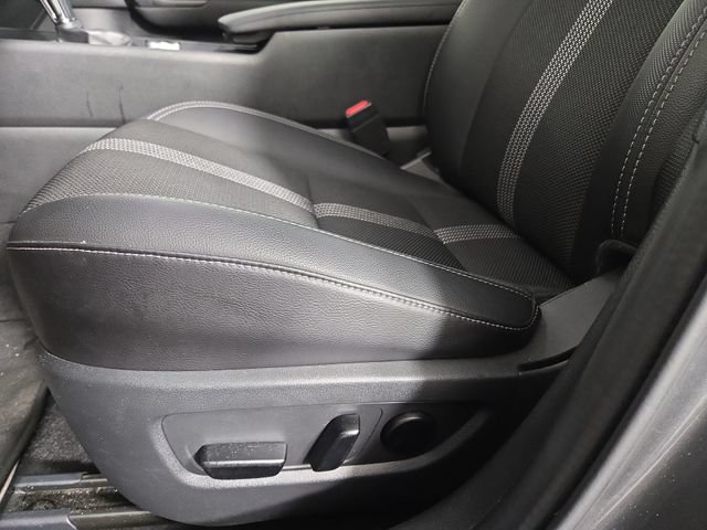 Used 2025 MAZDA CX-50 AWD 2.5 S w/ Premium Package image 28