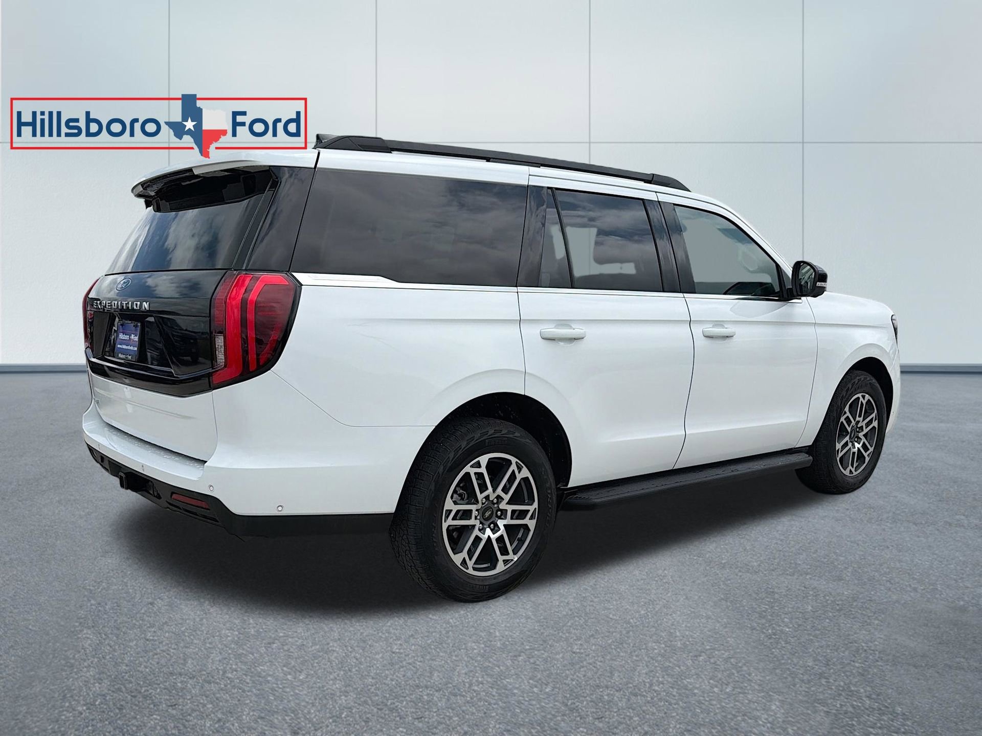 Used 2025 Ford Expedition Active AWD/4WD image 7