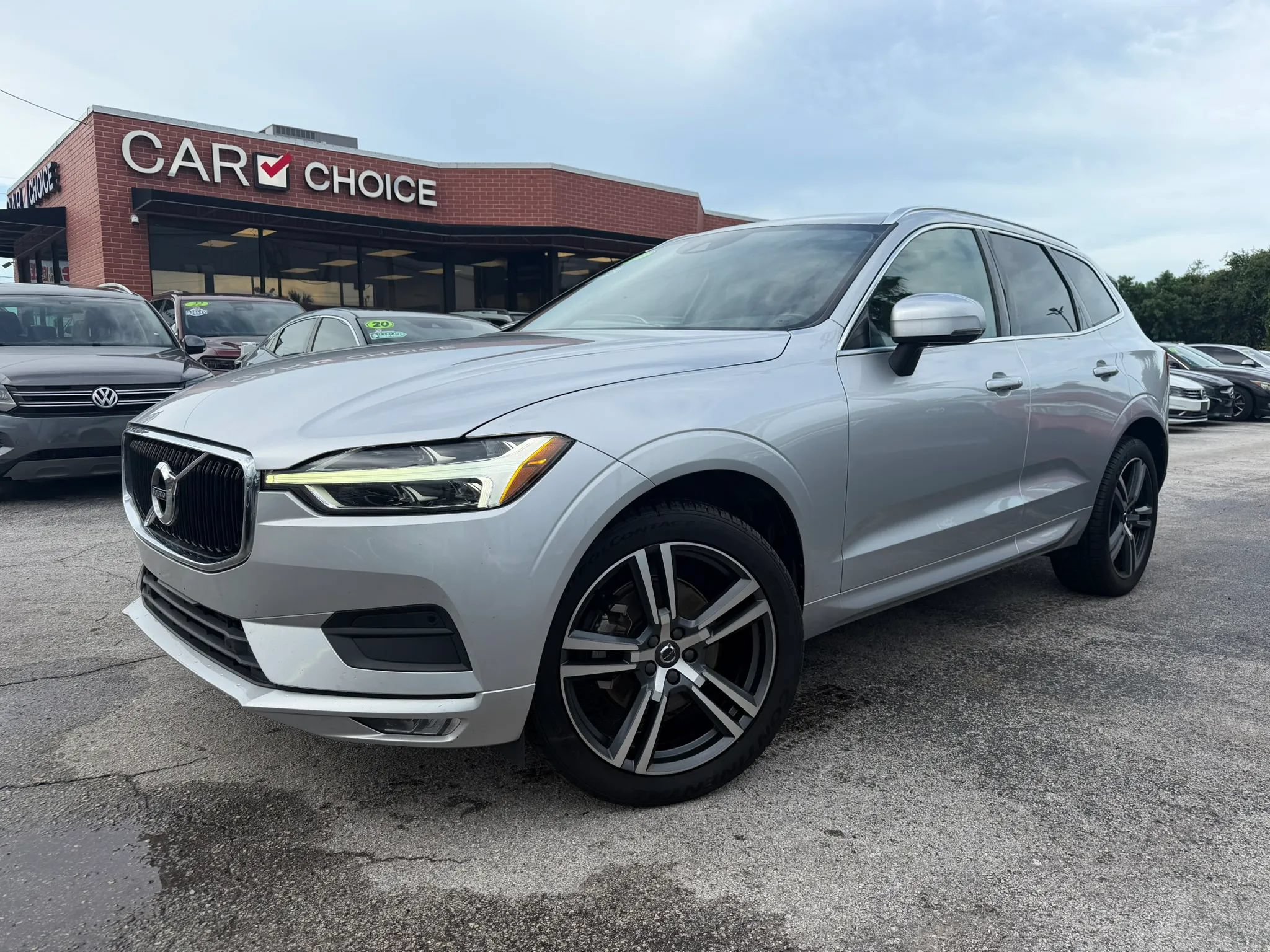 Used 2021 Volvo XC60 T5 Momentum w/ Protection Package Premier