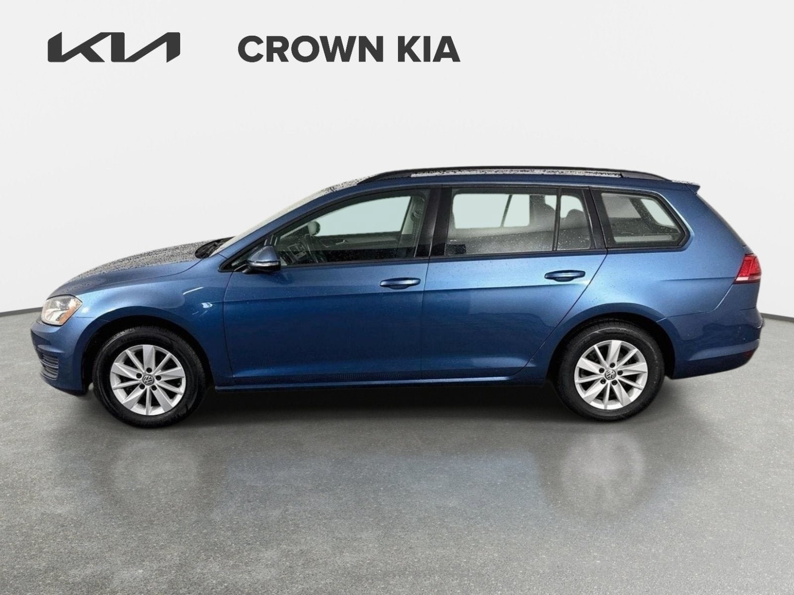 Used 2017 Volkswagen Golf S FWD image 8