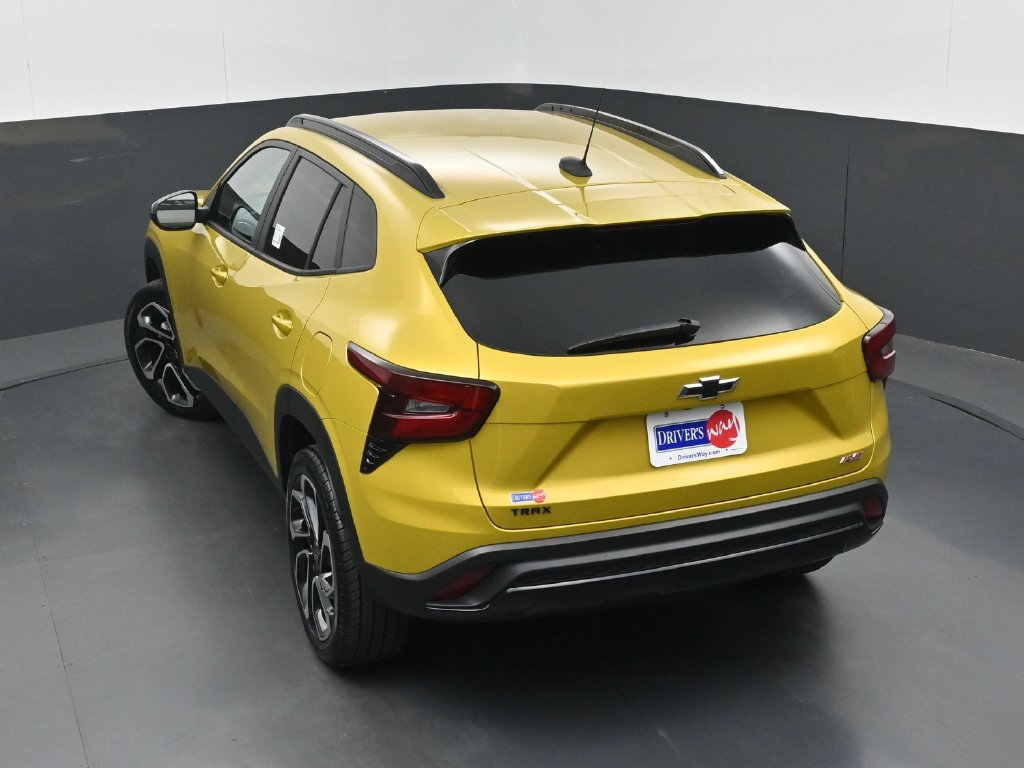 Used 2024 Chevrolet Trax RS FWD image 31
