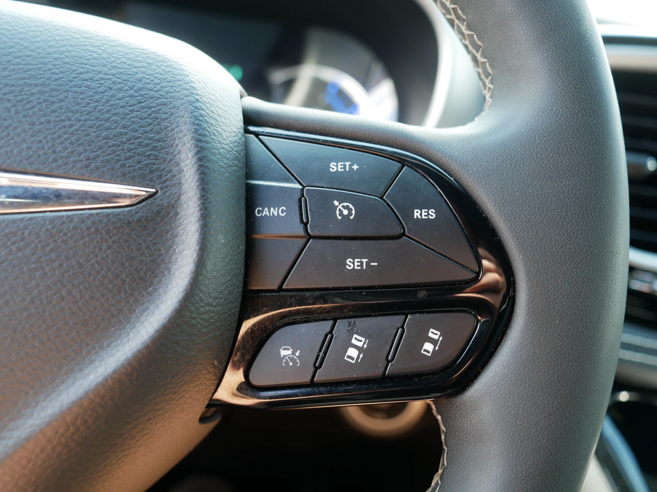 Used 2023 Chrysler Pacifica Touring-L w/ S Appearance Package FWD image 29