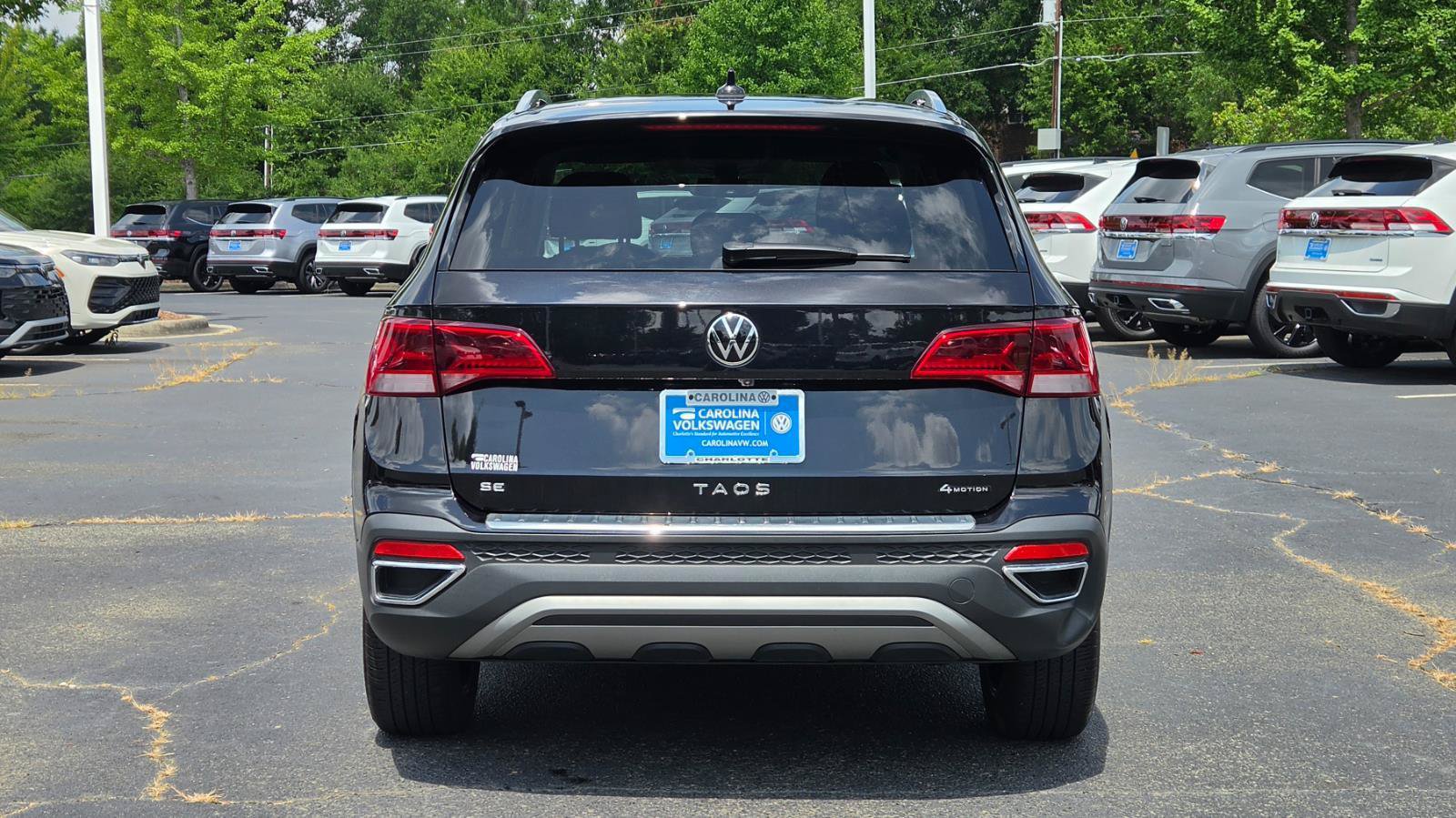 Certified 2024 Volkswagen Taos SE AWD/4WD image 3