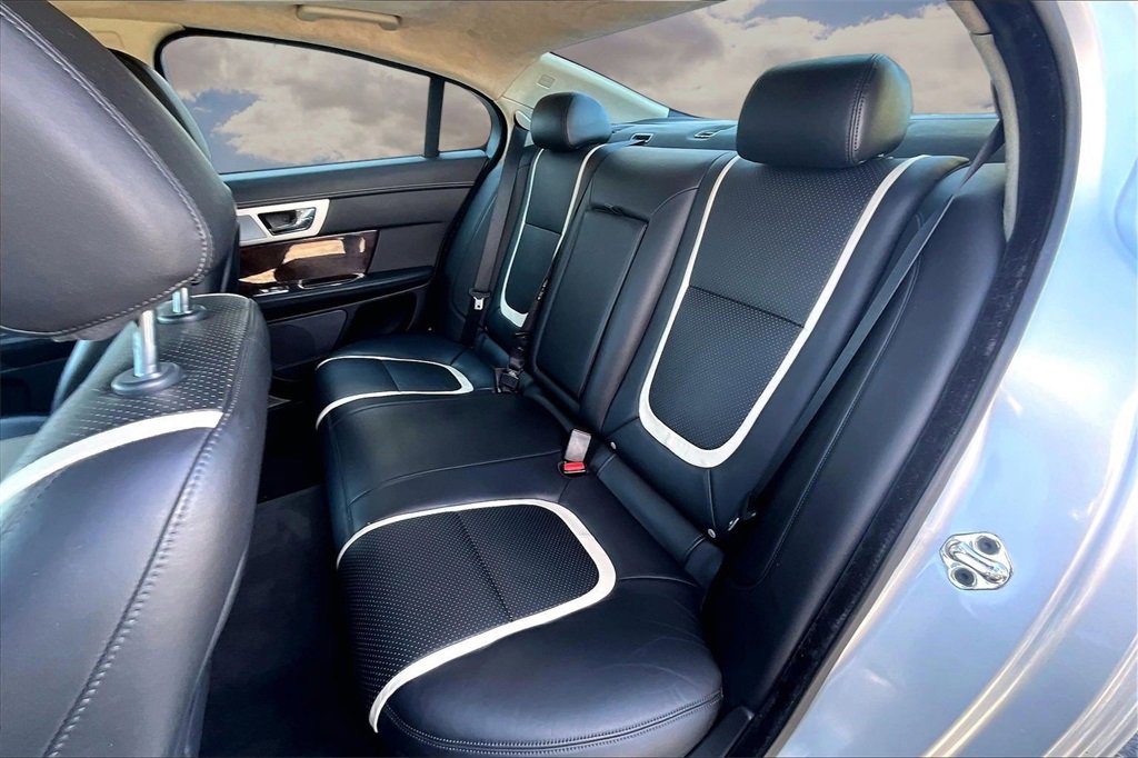 Used 2012 Jaguar XF Portfolio image 21