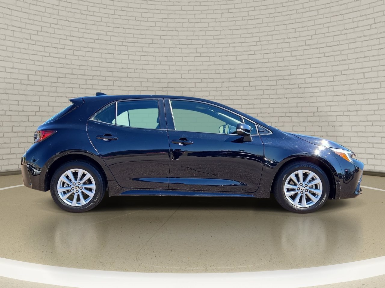 Used 2026 Toyota Corolla SE FWD image 5