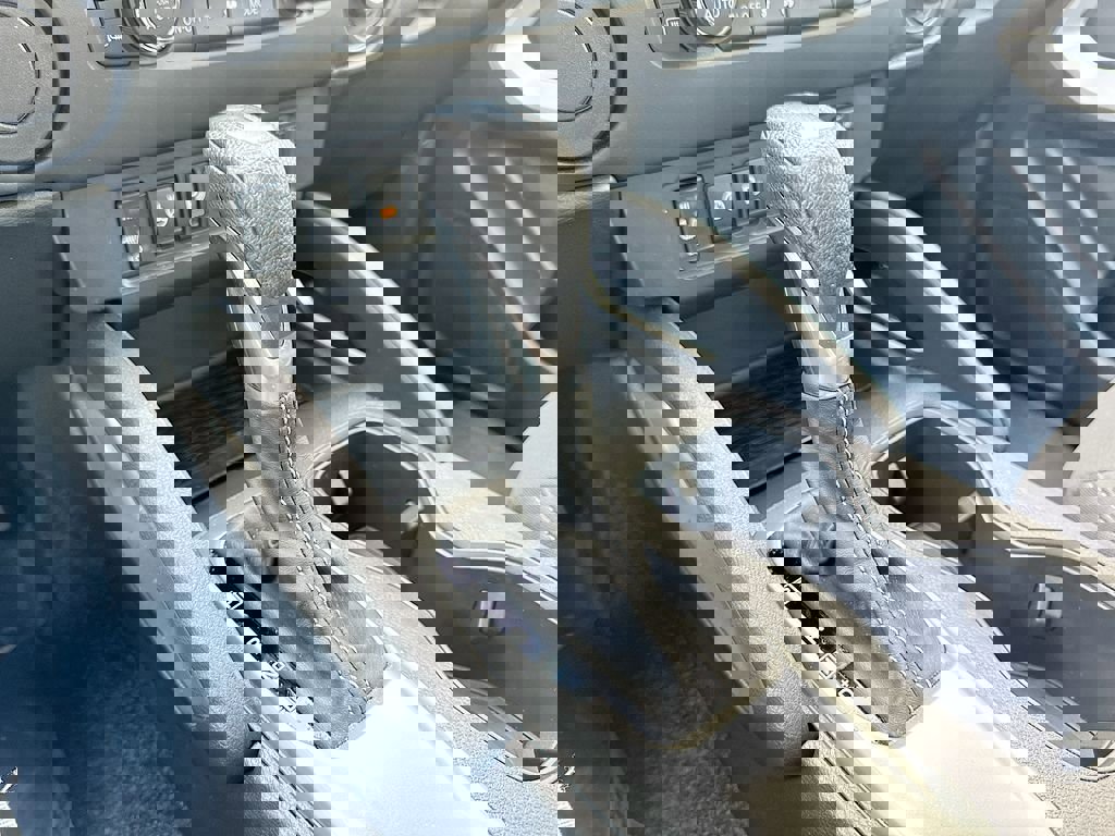 Used 2024 Nissan Frontier SV w/ SV Convenience Package image 29