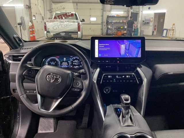 Used 2023 Toyota Venza Limited AWD/4WD image 12