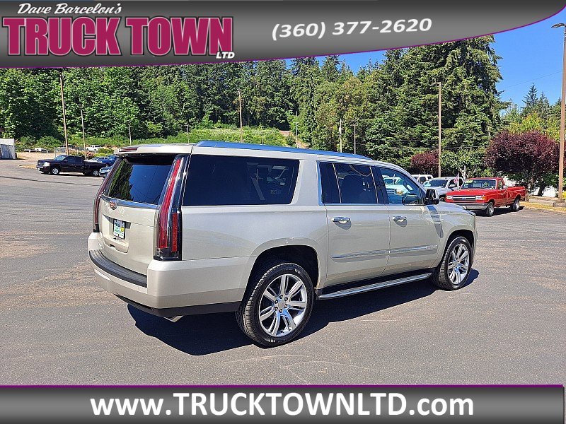Used 2016 Cadillac Escalade ESV Luxury AWD/4WD image 4