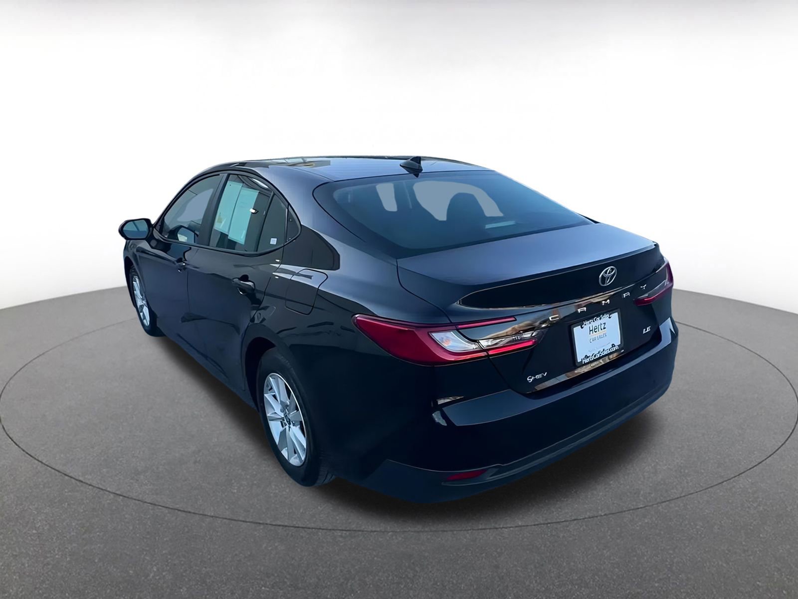 Used 2025 Toyota Camry LE image 12