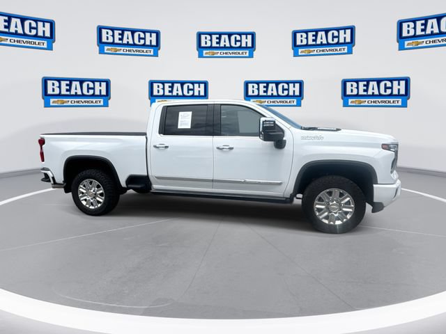 Used 2024 Chevrolet Silverado 3500 High Country w/ High Country Premium Package AWD/4WD image 2