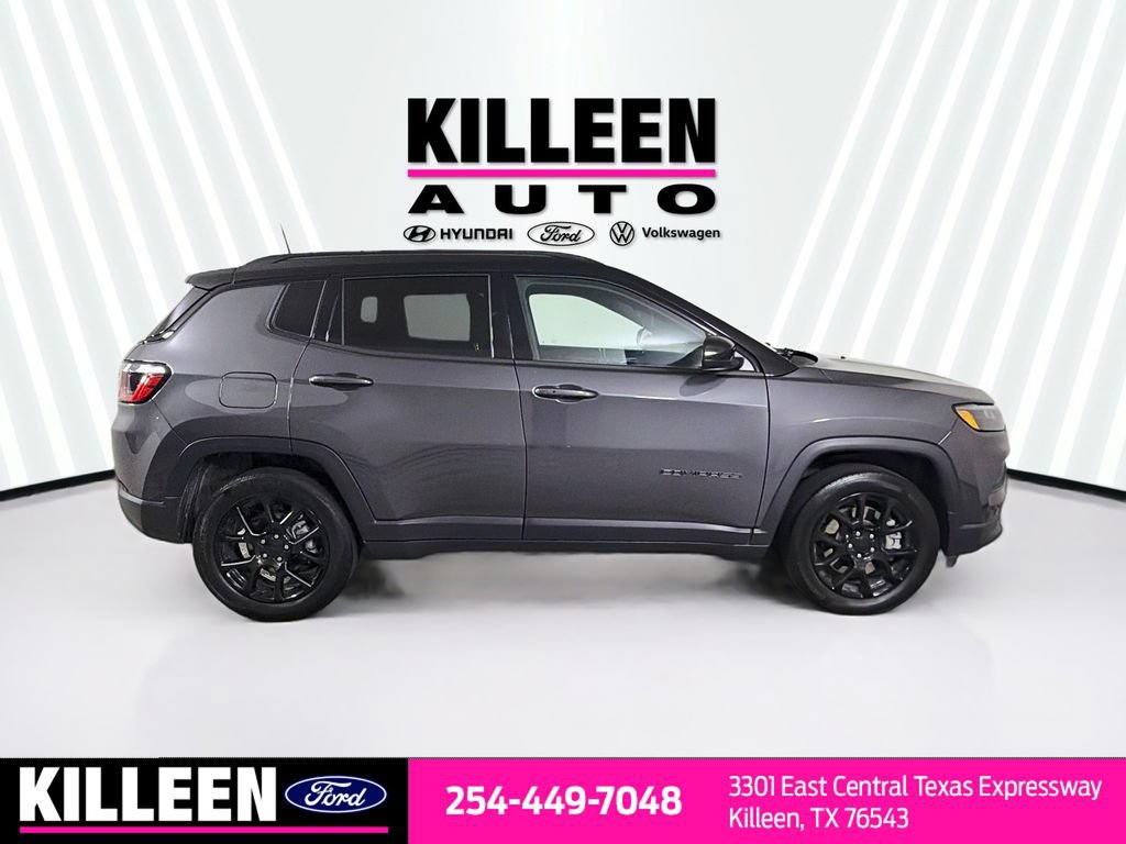Used 2024 Jeep Compass Latitude w/ Altitude Special Edition AWD/4WD image 10