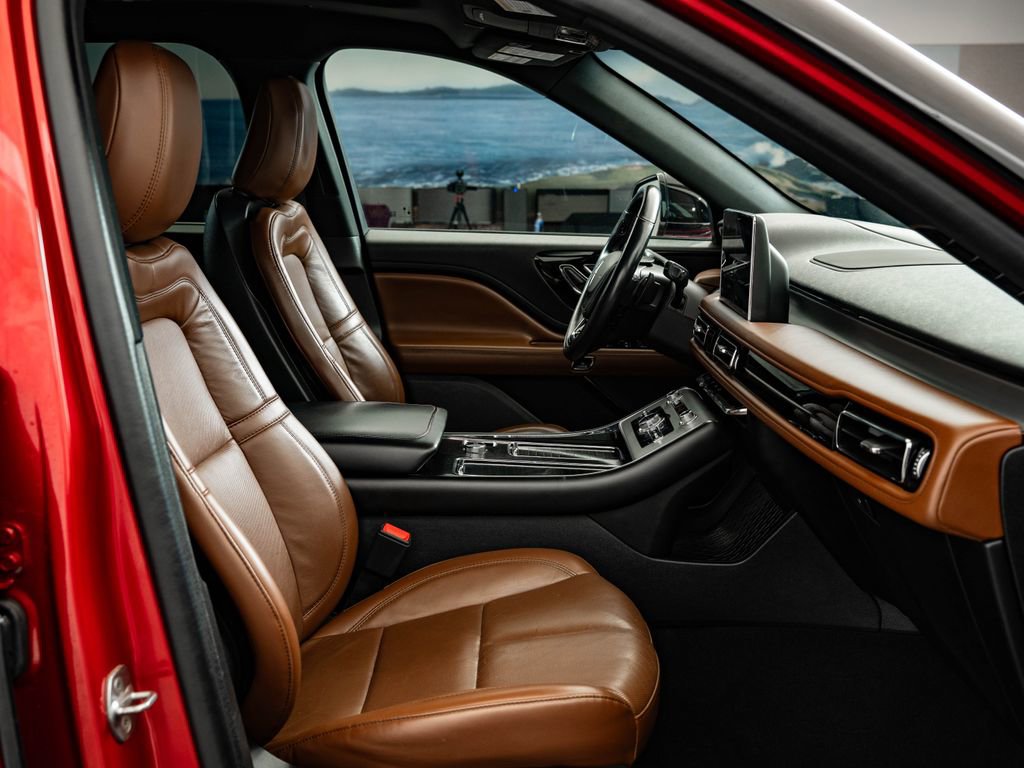 Used 2021 Lincoln Aviator Reserve image 25