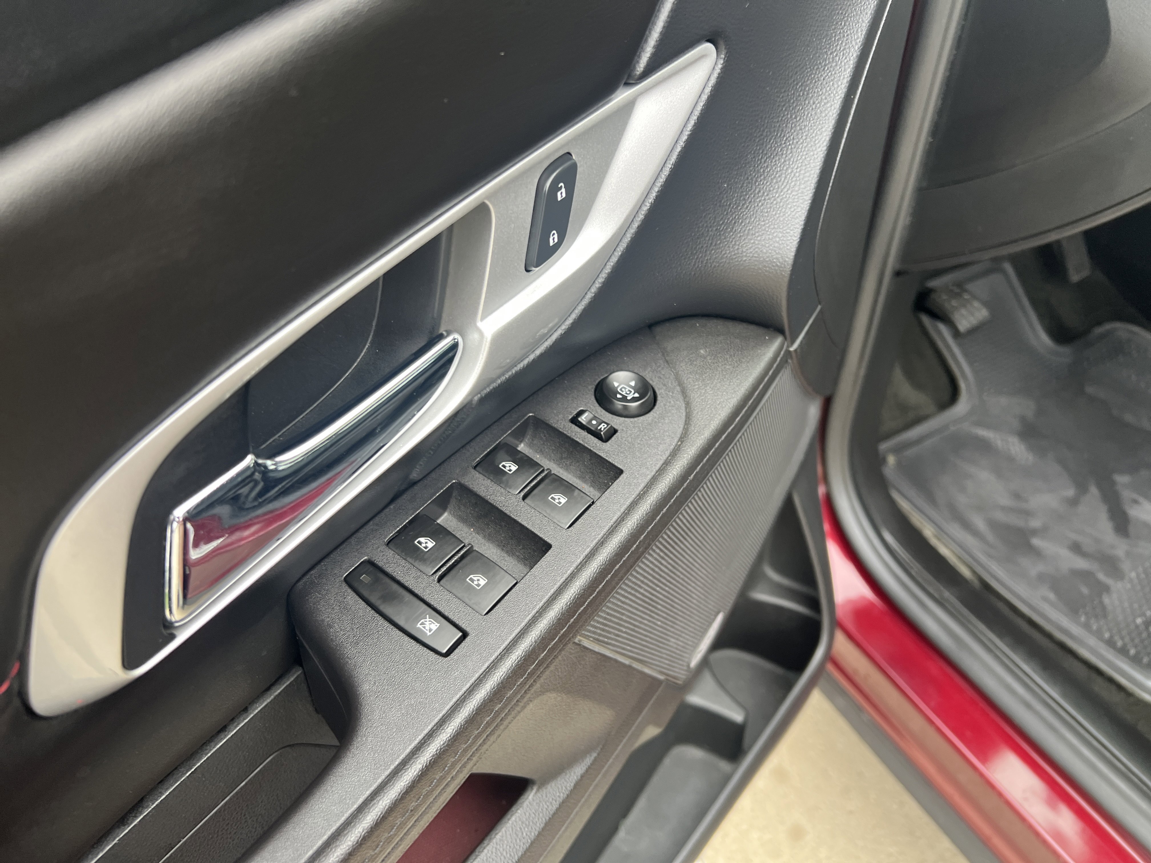 Used 2017 GMC Terrain SLT w/ Open Road Package image 14