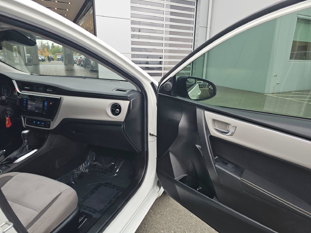 Used 2019 Toyota Corolla LE FWD image 12