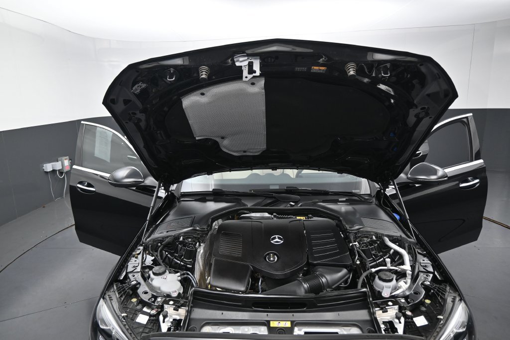 Used 2025 Mercedes-Benz C 300 4MATIC Sedan w/ Exclusive Trim Package image 40
