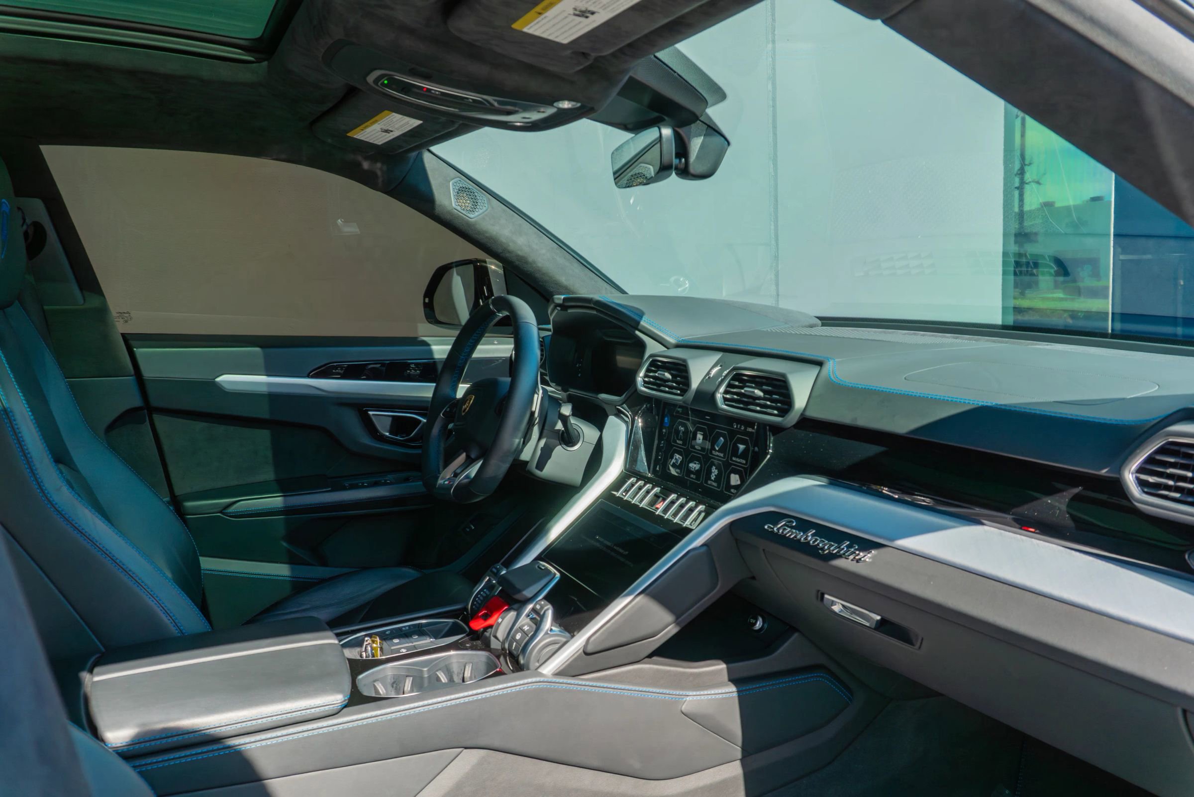 Used 2021 Lamborghini Urus image 14