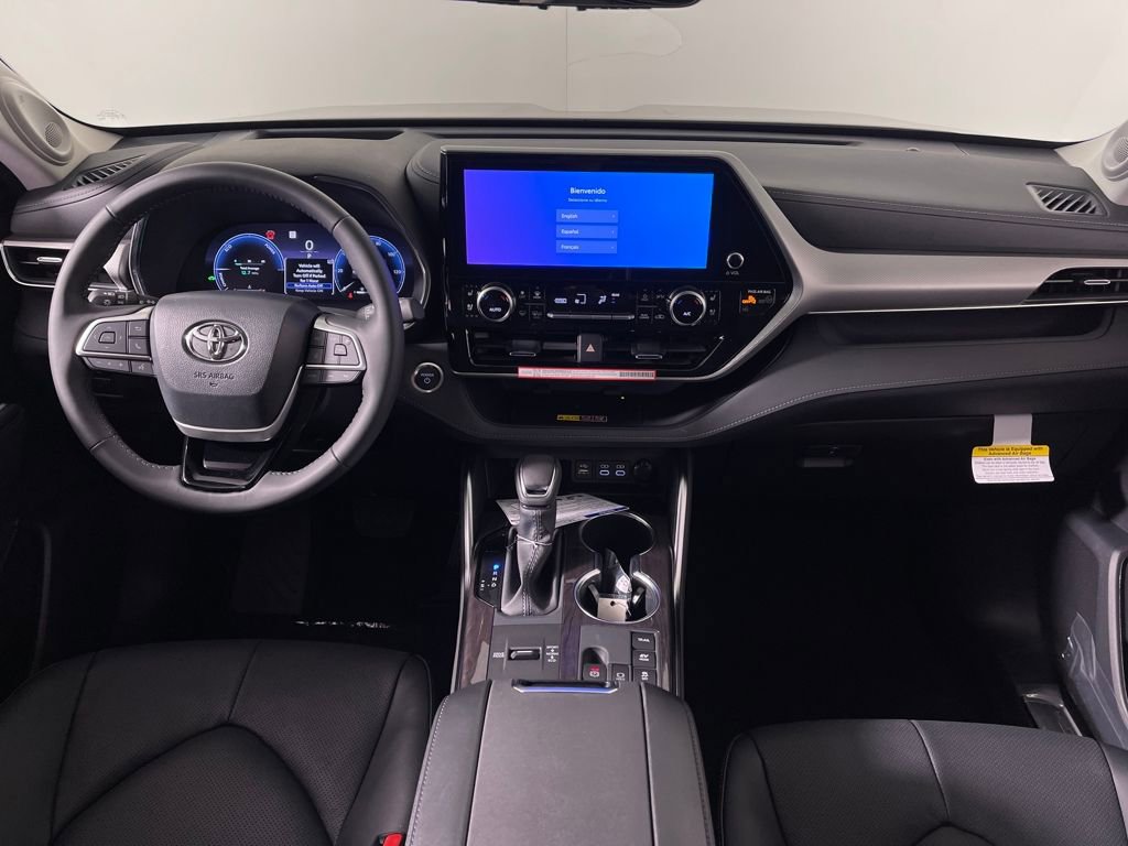 New 2026 Toyota Highlander Platinum image 14
