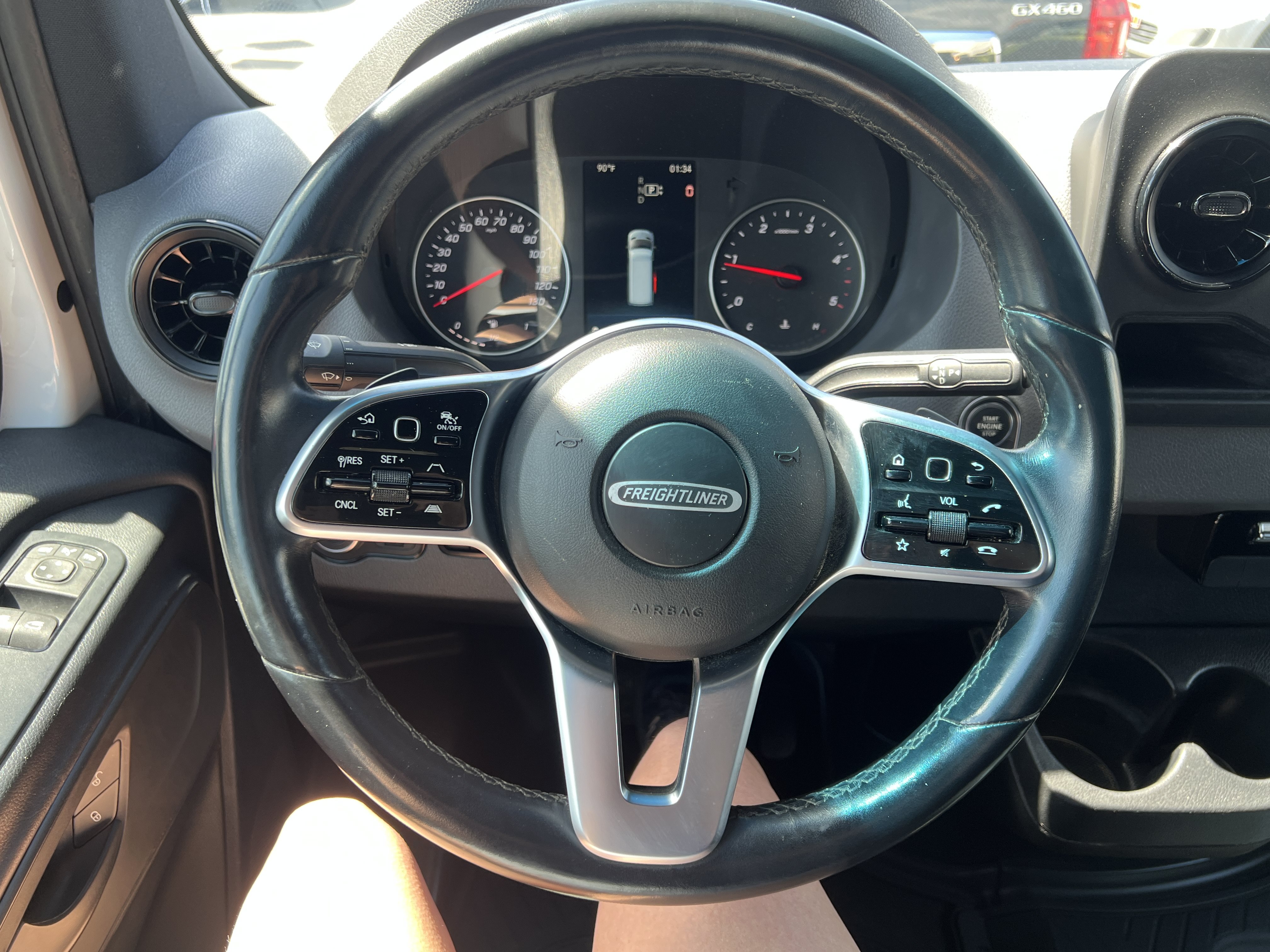 Used 2021 Freightliner Sprinter 2500 RWD image 11