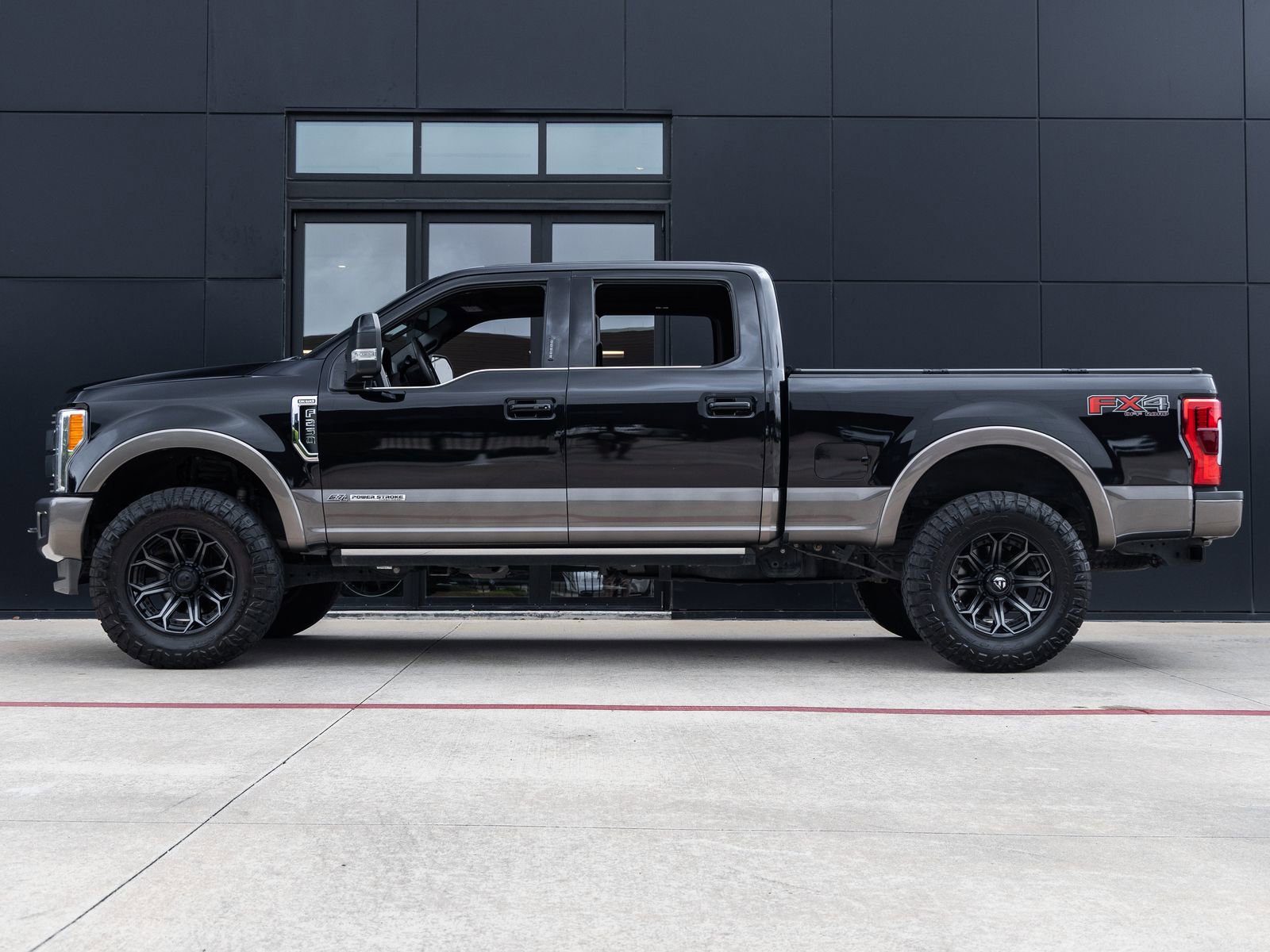 Used 2019 Ford F250 King Ranch w/ King Ranch Ultimate Package AWD/4WD image 9