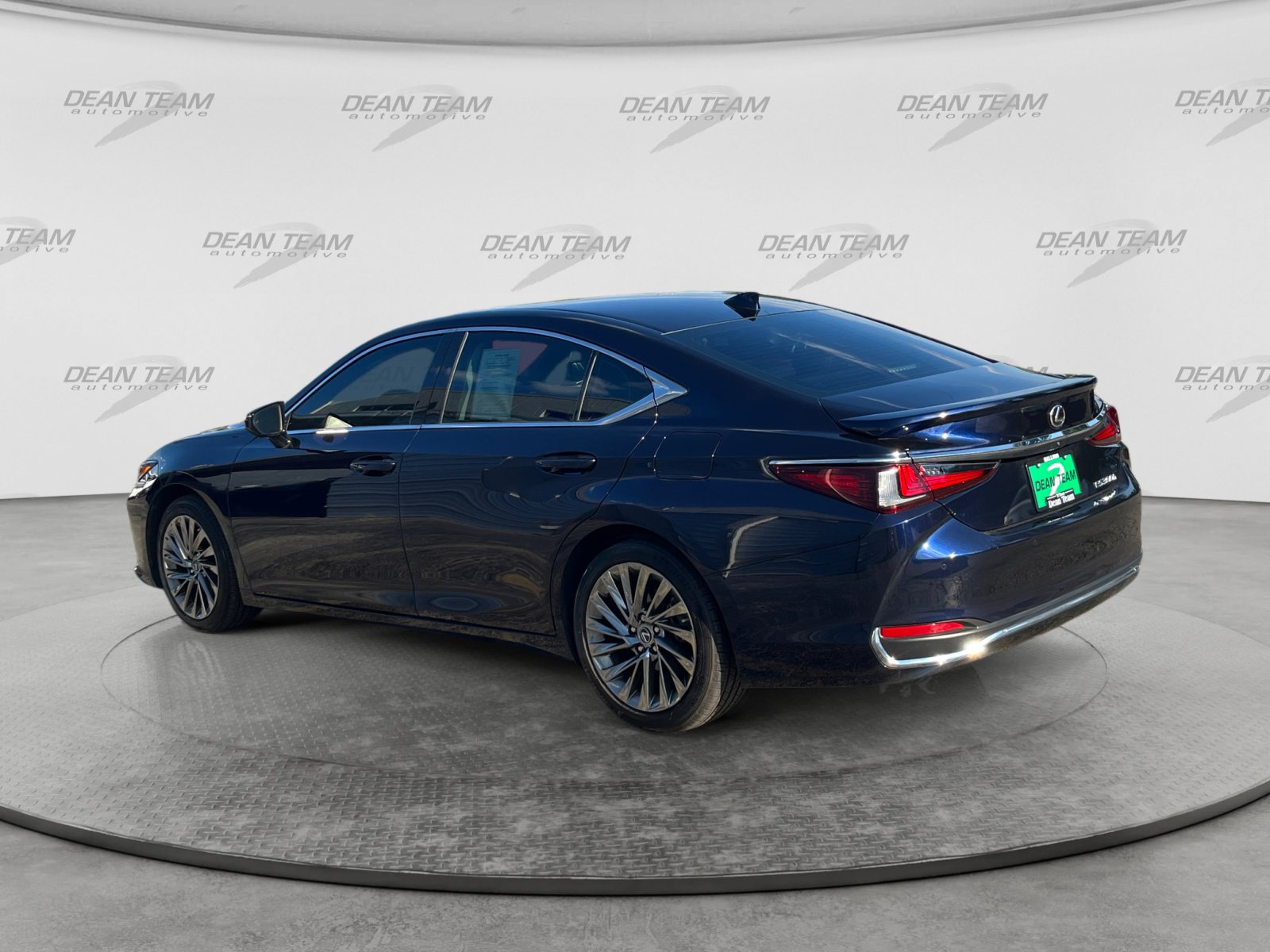 Used 2025 Lexus ES 300h Ultra Luxury w/ Accessory Package (Z2) FWD image 5