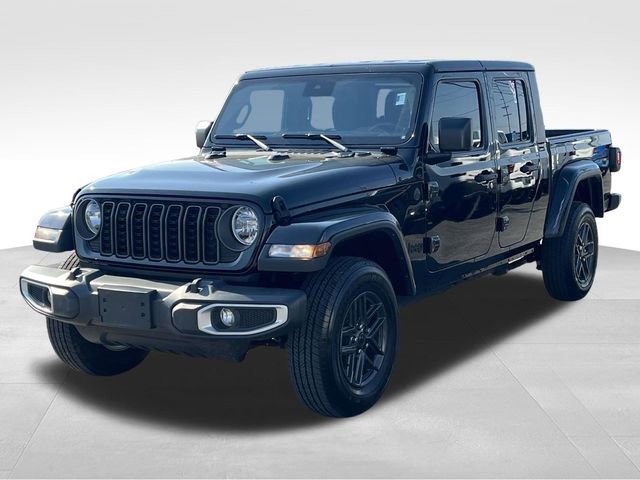 Used 2024 Jeep Gladiator Sport image 3