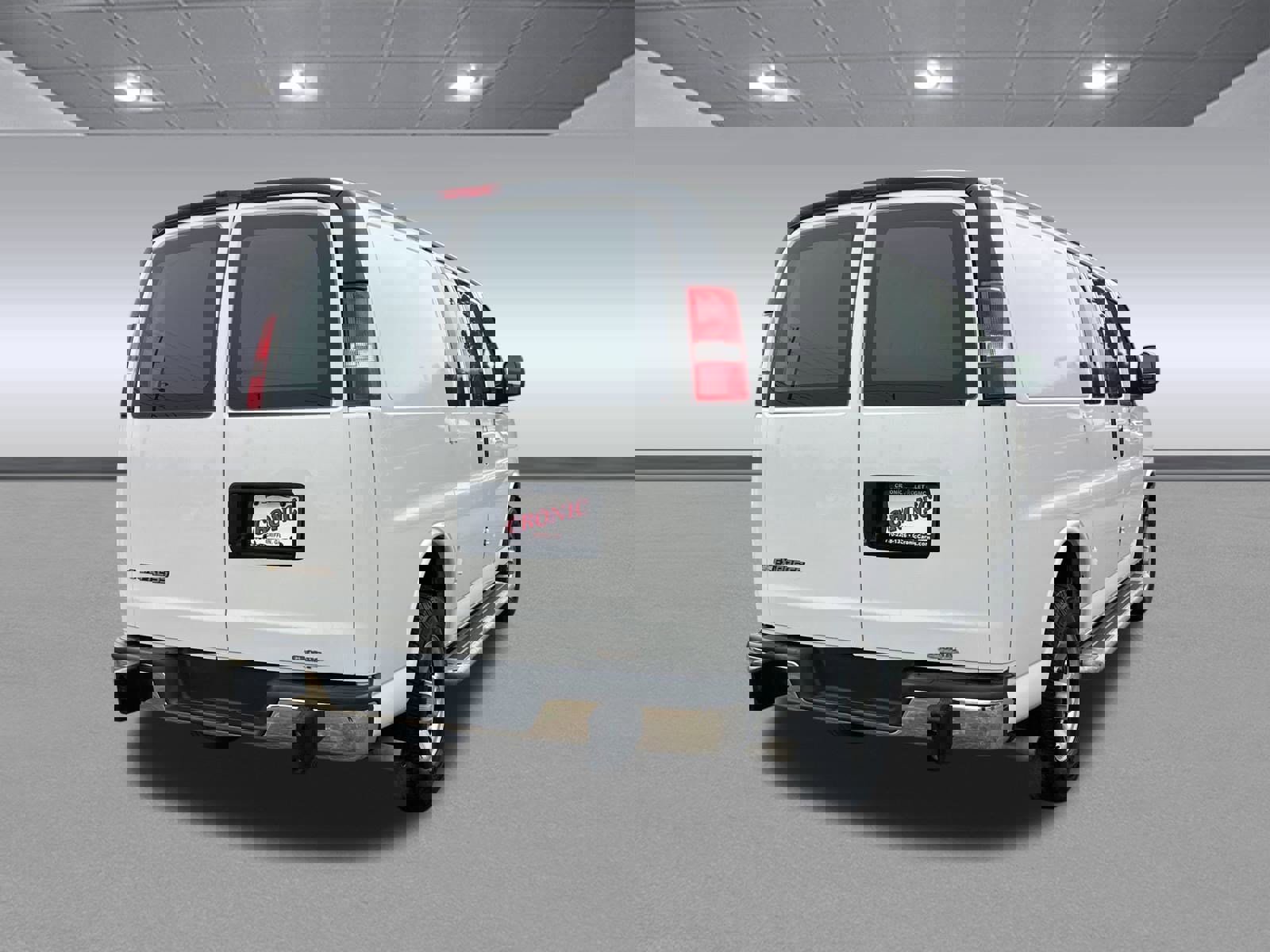 Used 2024 Chevrolet Express 2500 w/ Driver Convenience Package image 3