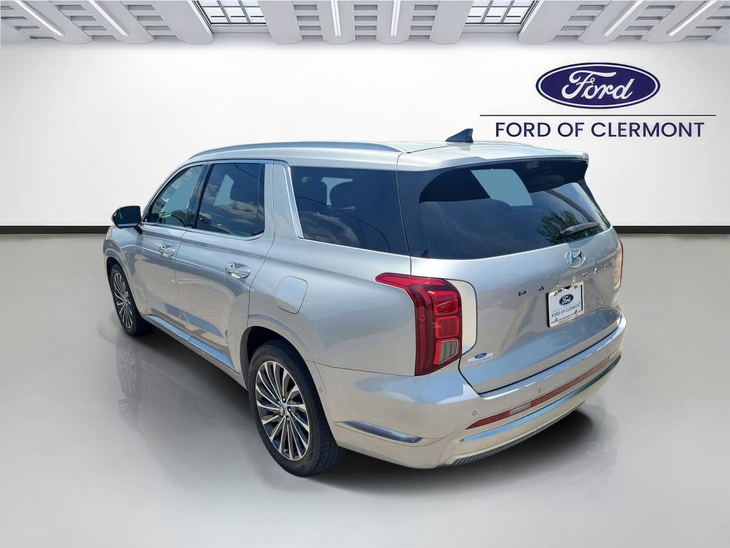 Used 2023 Hyundai Palisade Calligraphy FWD image 3