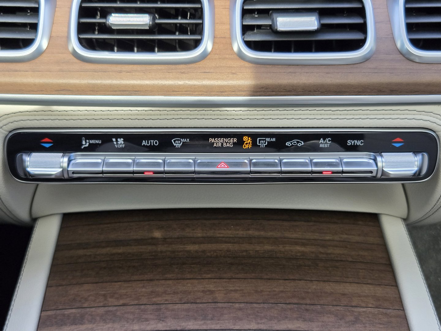 Used 2022 Mercedes-Benz GLS 450 4MATIC image 29