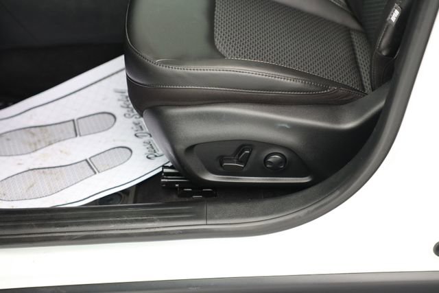 Used 2023 Jeep Compass Altitude w/ Sun and Sound Group image 16