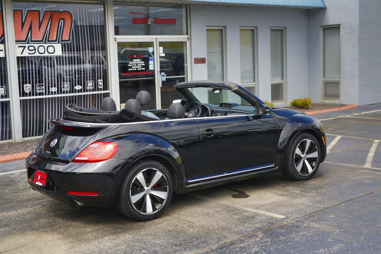 Used 2013 Volkswagen Beetle 2.0T FWD image 23