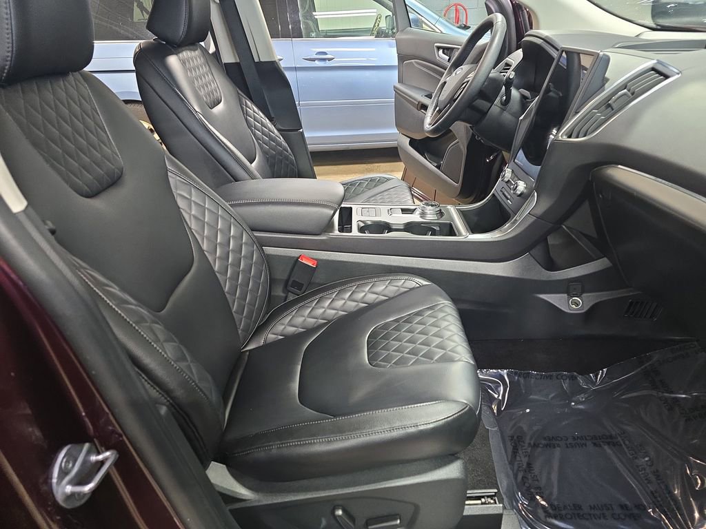 Used 2024 Ford Edge Titanium image 12