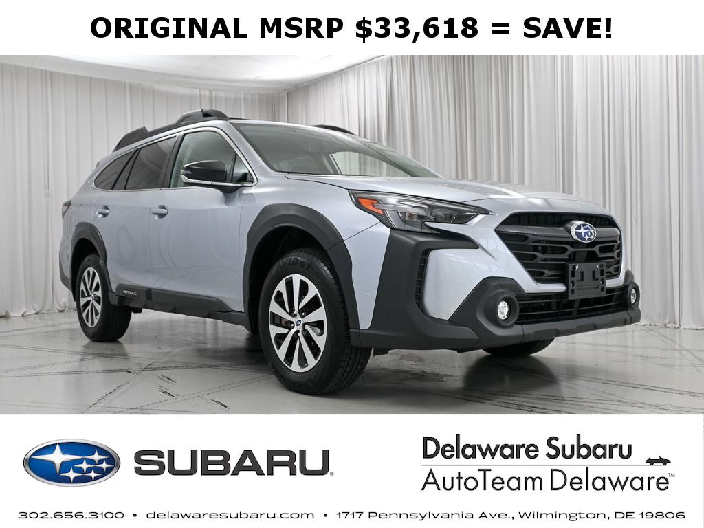 Used 2025 Subaru Outback Premium AWD/4WD image 1