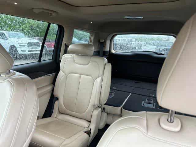 Used 2021 Jeep Grand Cherokee L Limited AWD/4WD image 6