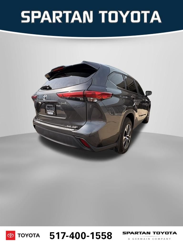 Used 2023 Toyota Highlander XLE image 8