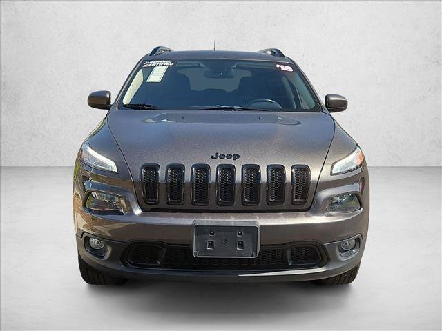 Used 2018 Jeep Cherokee Latitude w/ Altitude Package AWD/4WD image 2