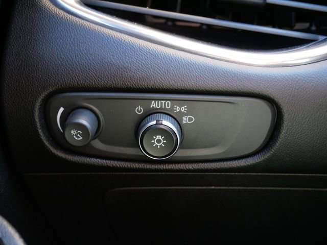 Used 2020 Chevrolet Malibu LT image 17