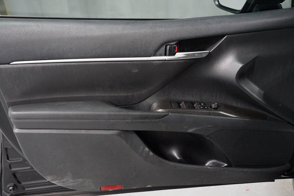 Used 2022 Toyota Camry SE FWD image 28