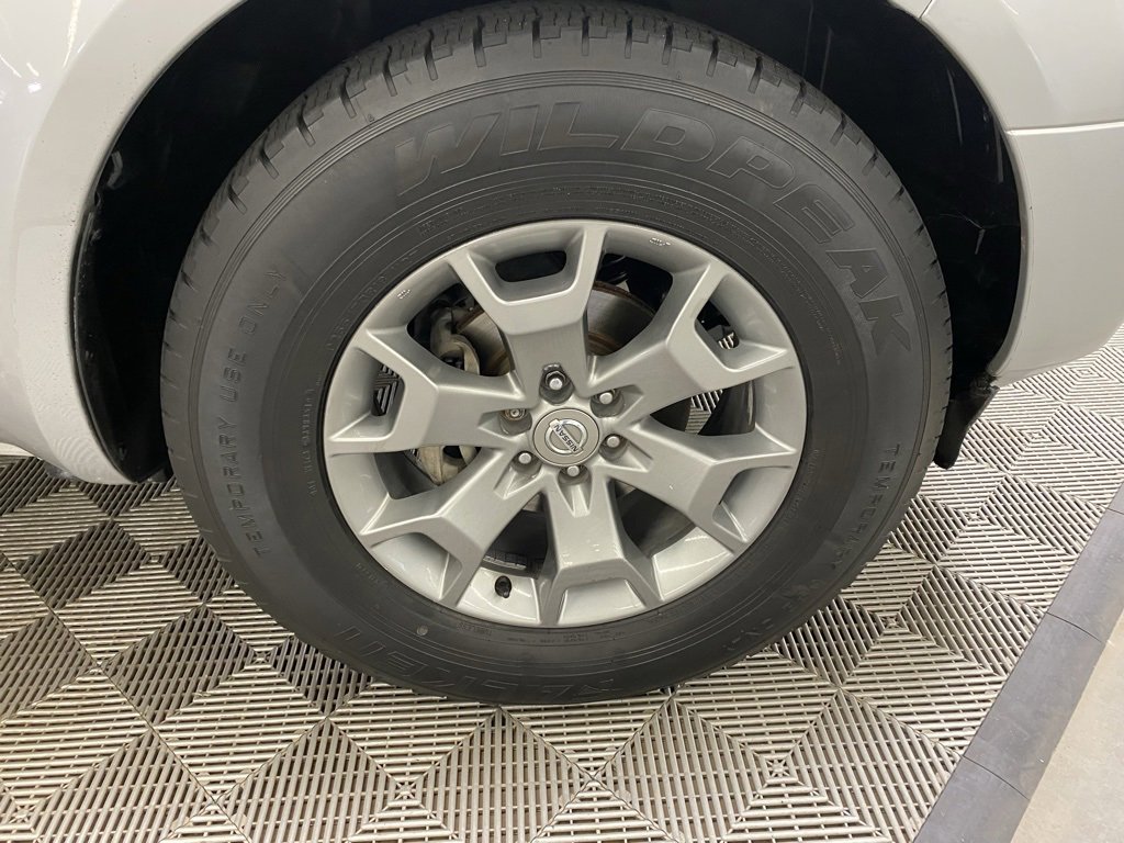 Used 2020 Nissan Frontier SV image 2