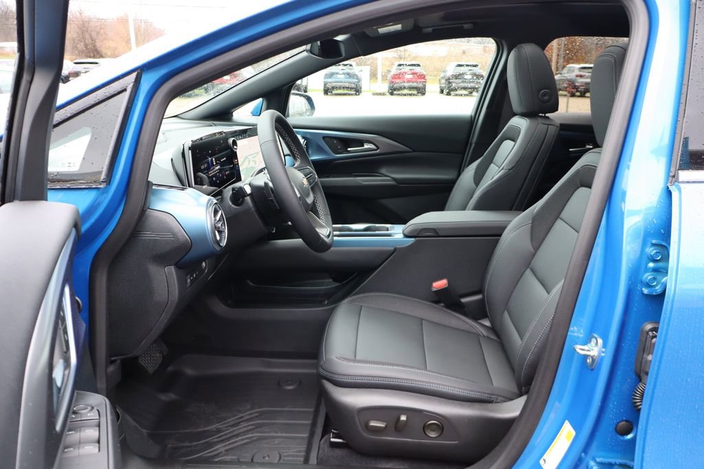 New 2026 Chevrolet Equinox EV LT AWD/4WD image 13