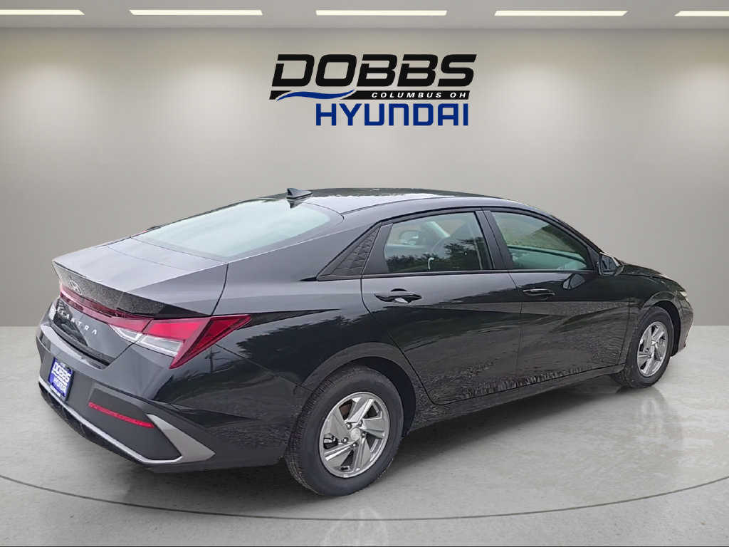 New 2026 Hyundai Elantra SE FWD image 5