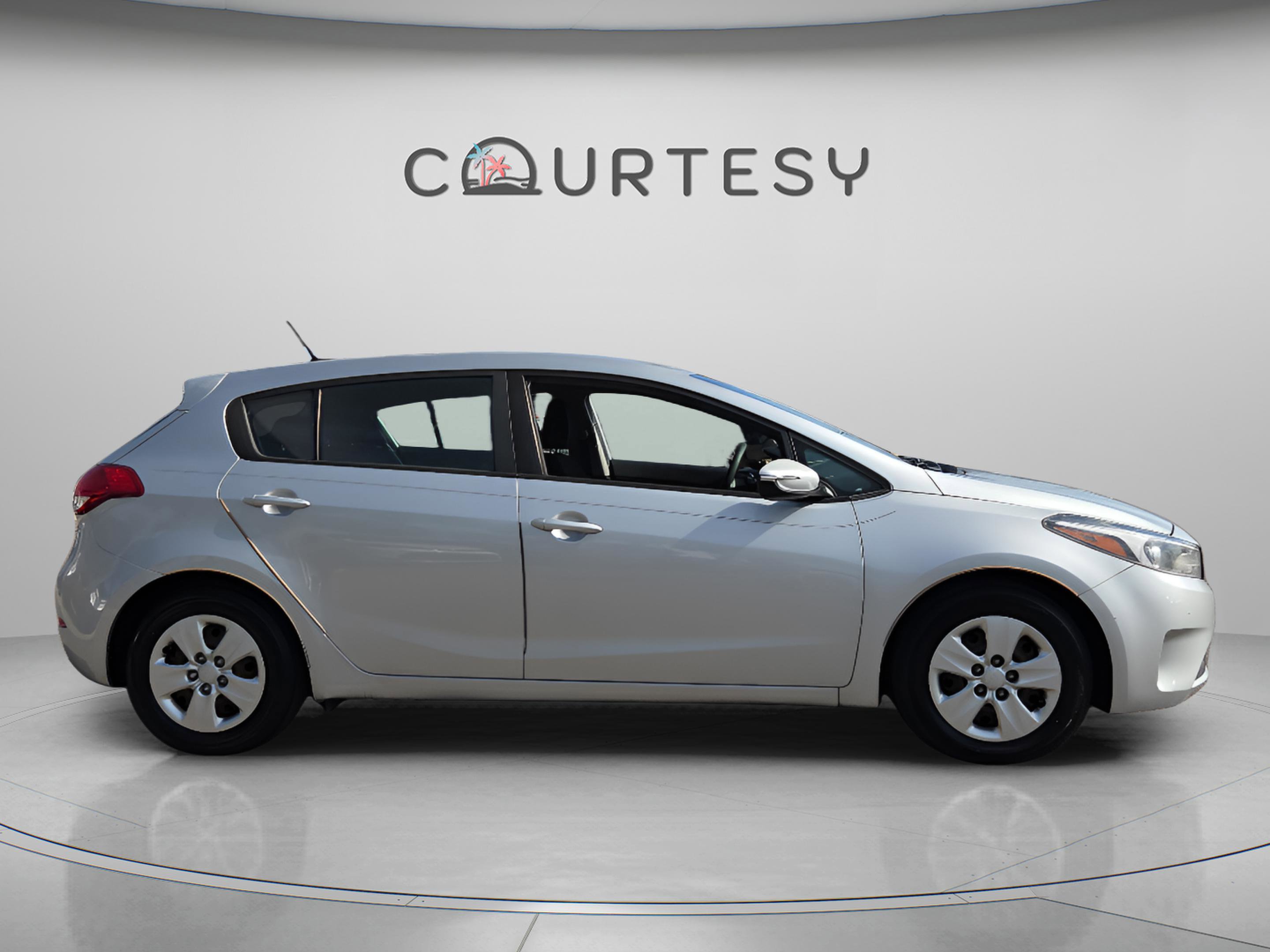 Used 2017 Kia Forte LX image 7