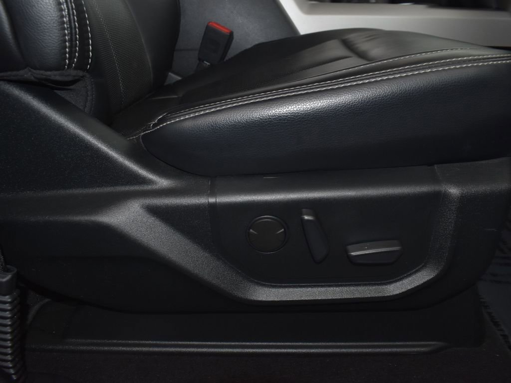 Certified 2020 Ford F350 Lariat w/ Lariat Value Package image 28