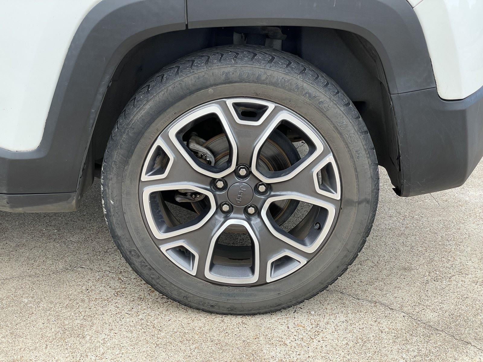 Used 2018 Jeep Renegade Limited w/ UConnect 8.4 Nav Group FWD image 50