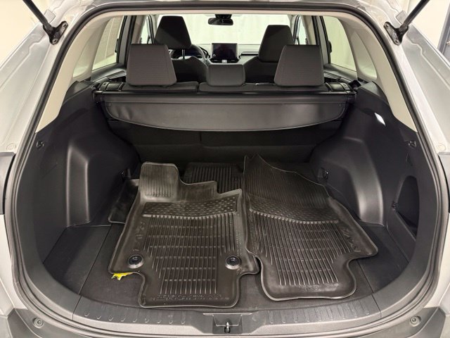 Used 2024 Toyota RAV4 XLE AWD/4WD image 6