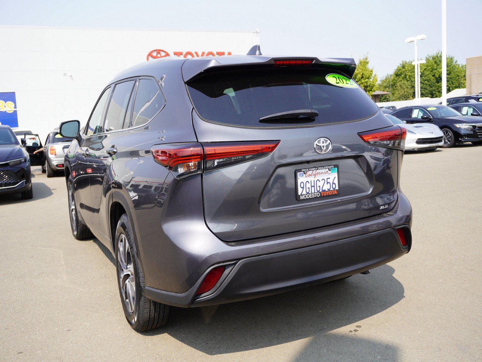 Used 2022 Toyota Highlander XLE FWD image 8
