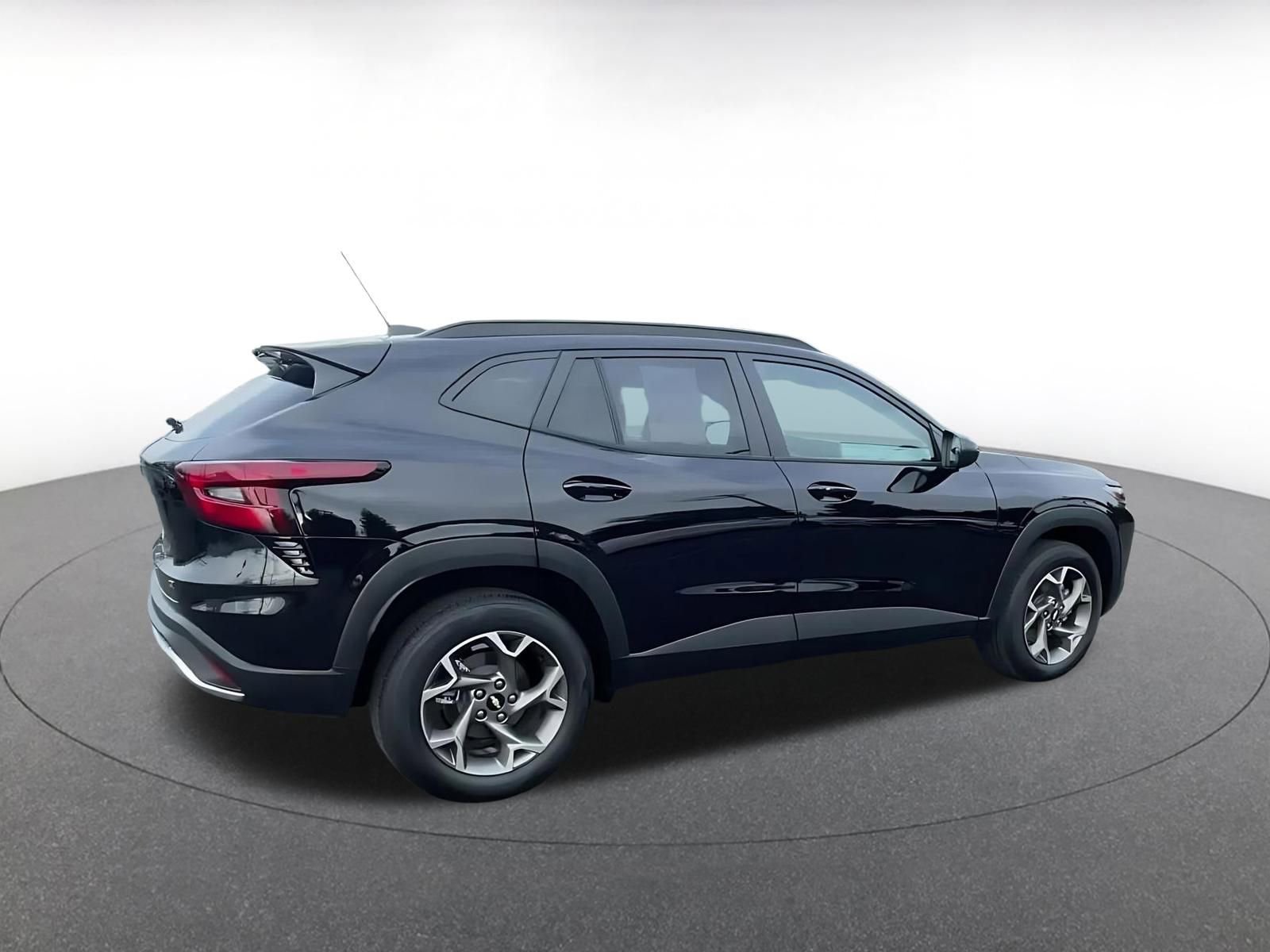 Used 2025 Chevrolet Trax LT image 15