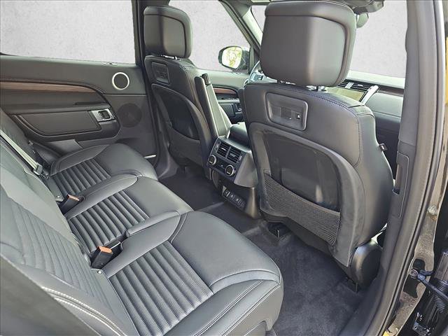Certified 2024 Land Rover Discovery Dynamic SE image 6