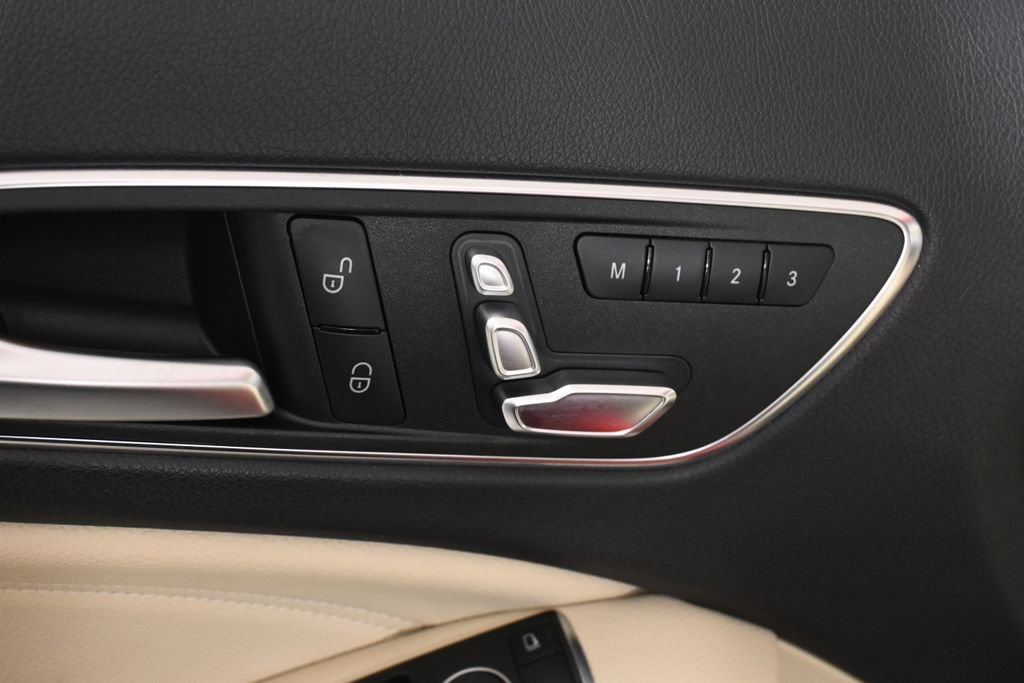 Used 2019 Mercedes-Benz GLA 250 4MATIC image 30