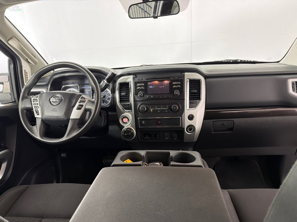 Used 2017 Nissan Titan SV AWD/4WD image 20
